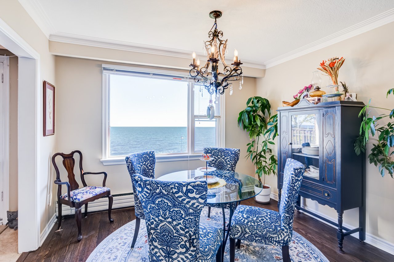 407 Lake Promenade