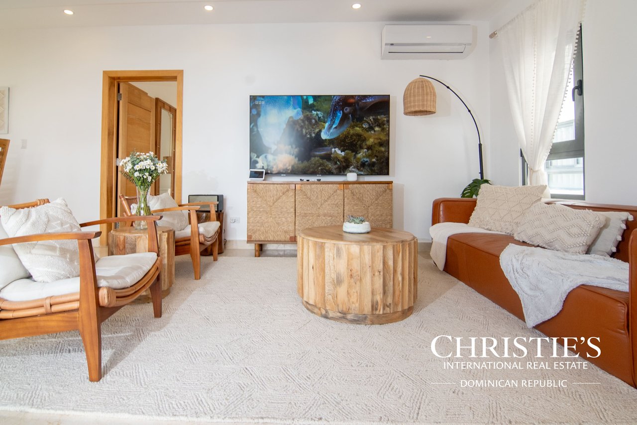 Sunrise Penthouse, Terrenas