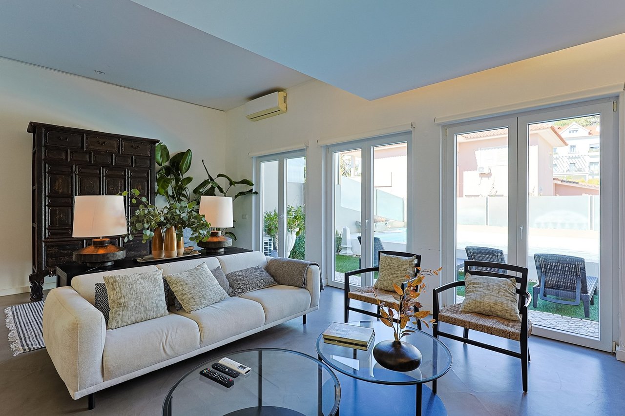 Stylish Renovated 5-Bedroom Villa with Pool in Monte Estoril’s Prestigious Avenida de Portugal