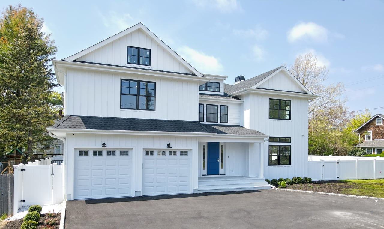 90 Montrose Ave