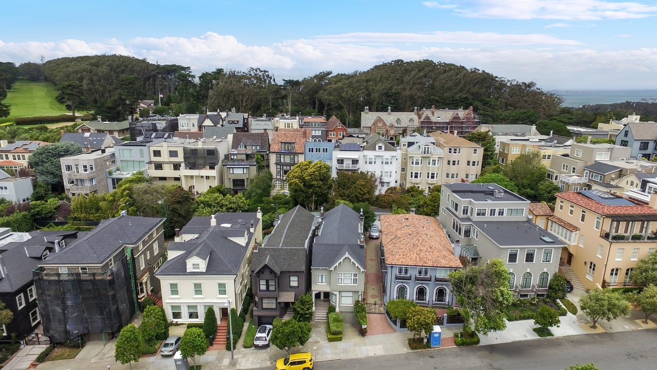 Pacific Height vs Presidio Heights aerial view over the luxury homes to the Presidio