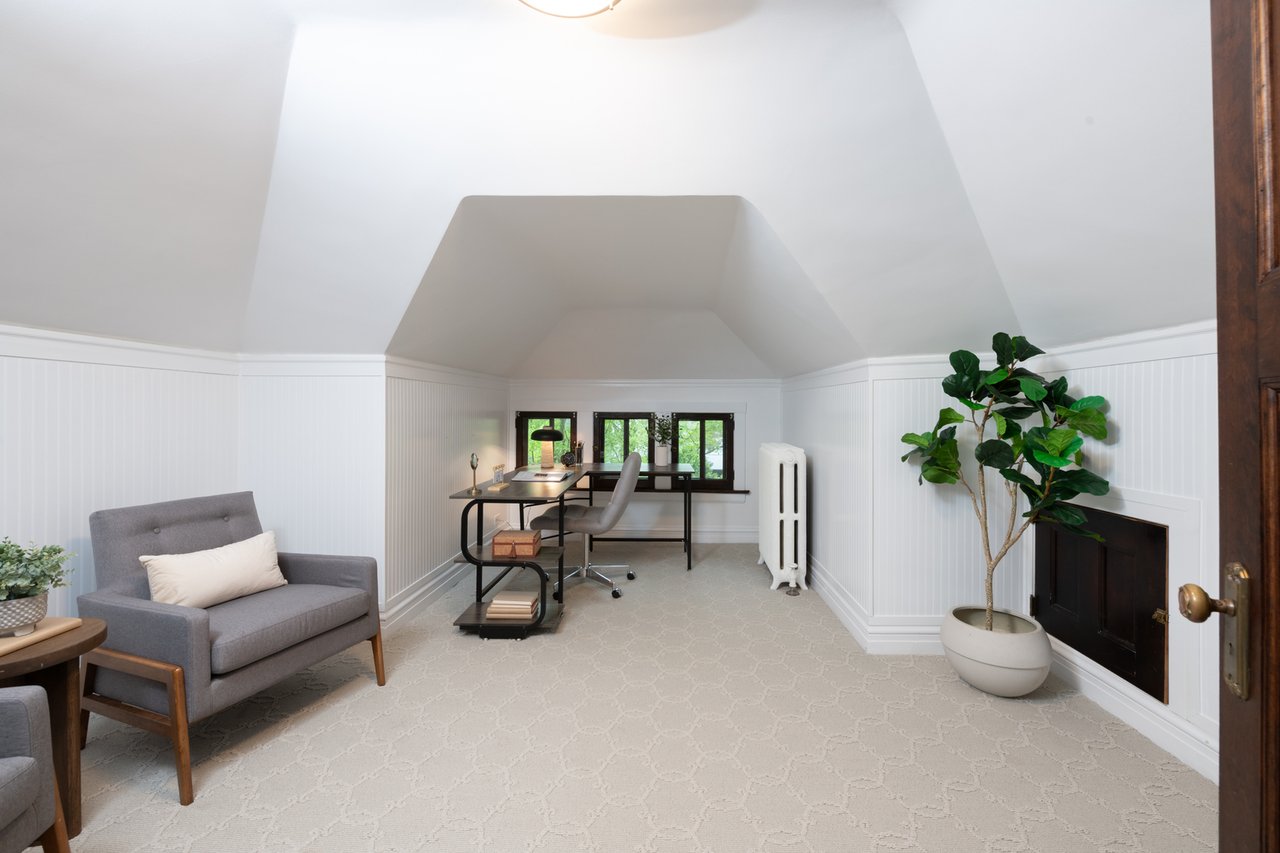 212 Sheridan Rd