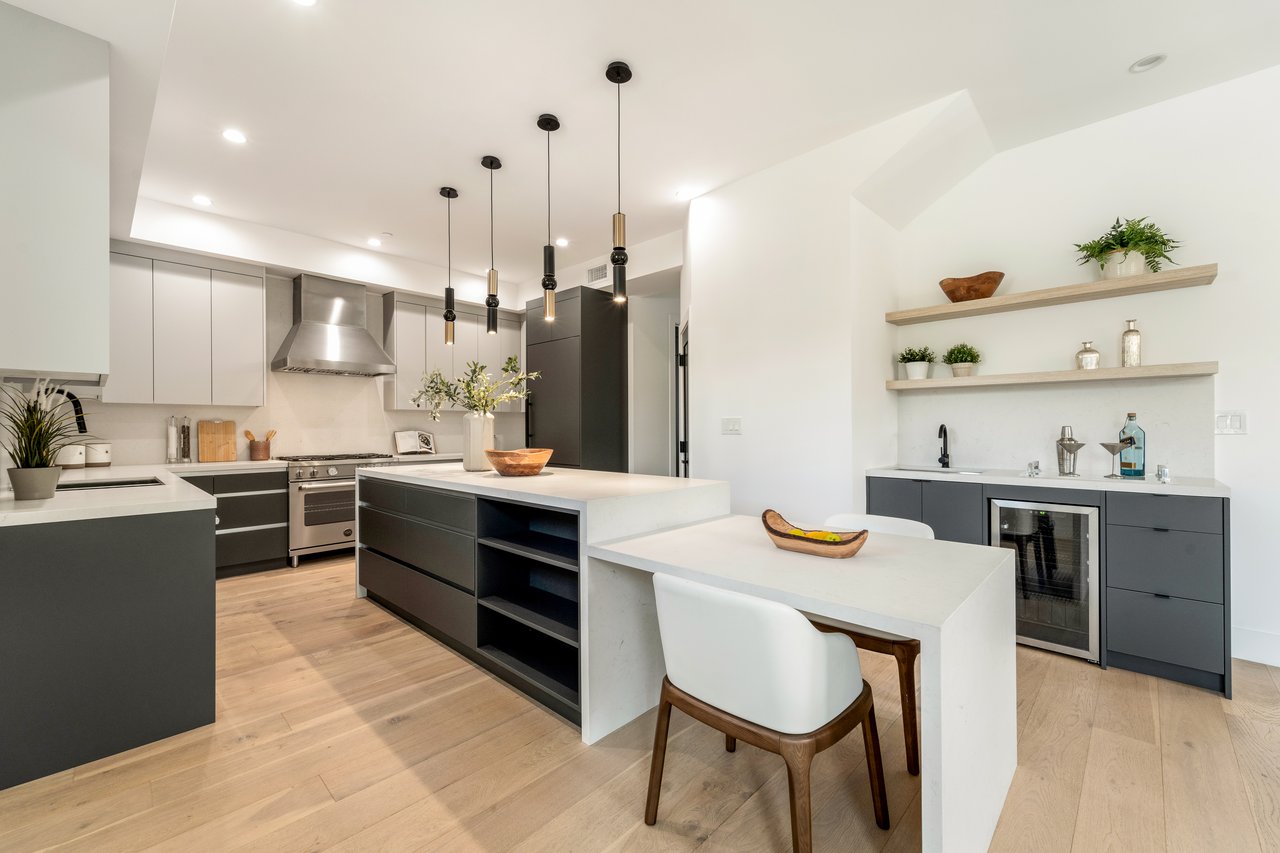 350 Mount Carmel Dr, Glendale 