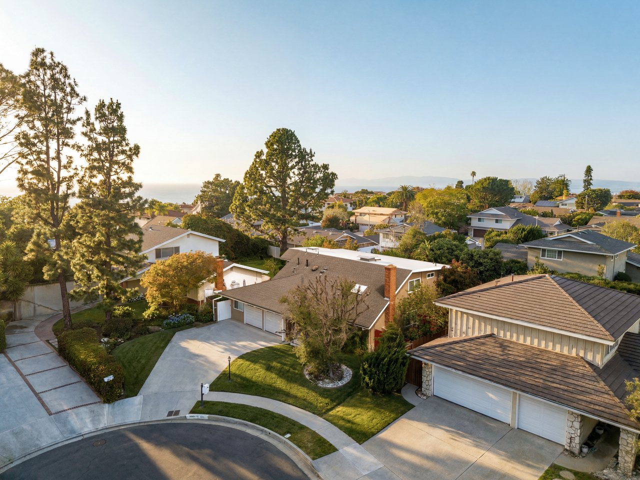 6125 Queenridge Dr