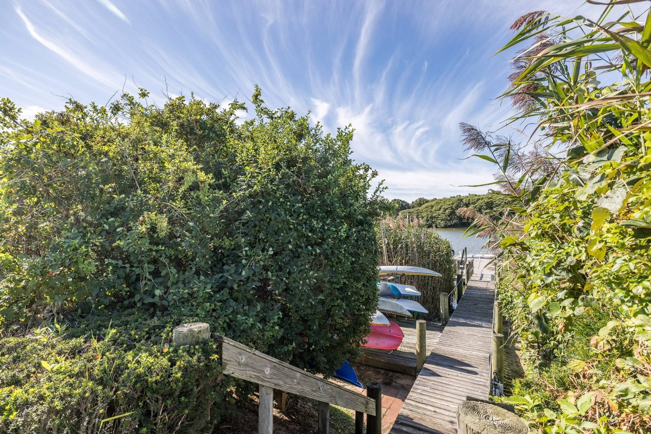 7 Cove Point Court