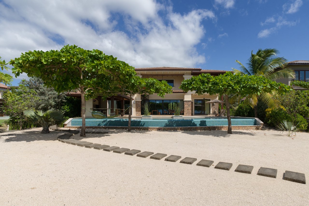 Avellanas Beachfront Home ¨La Choza¨