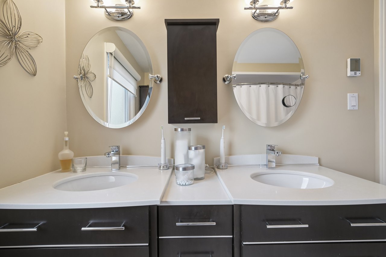 Ravine Living in Glen Abbey!