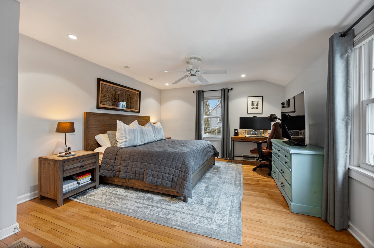 530 Woodland Lane South 