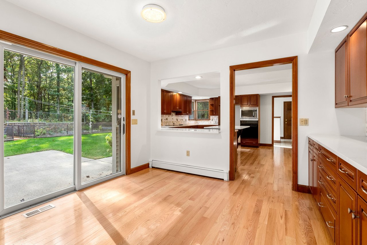 4 Leslie Rd