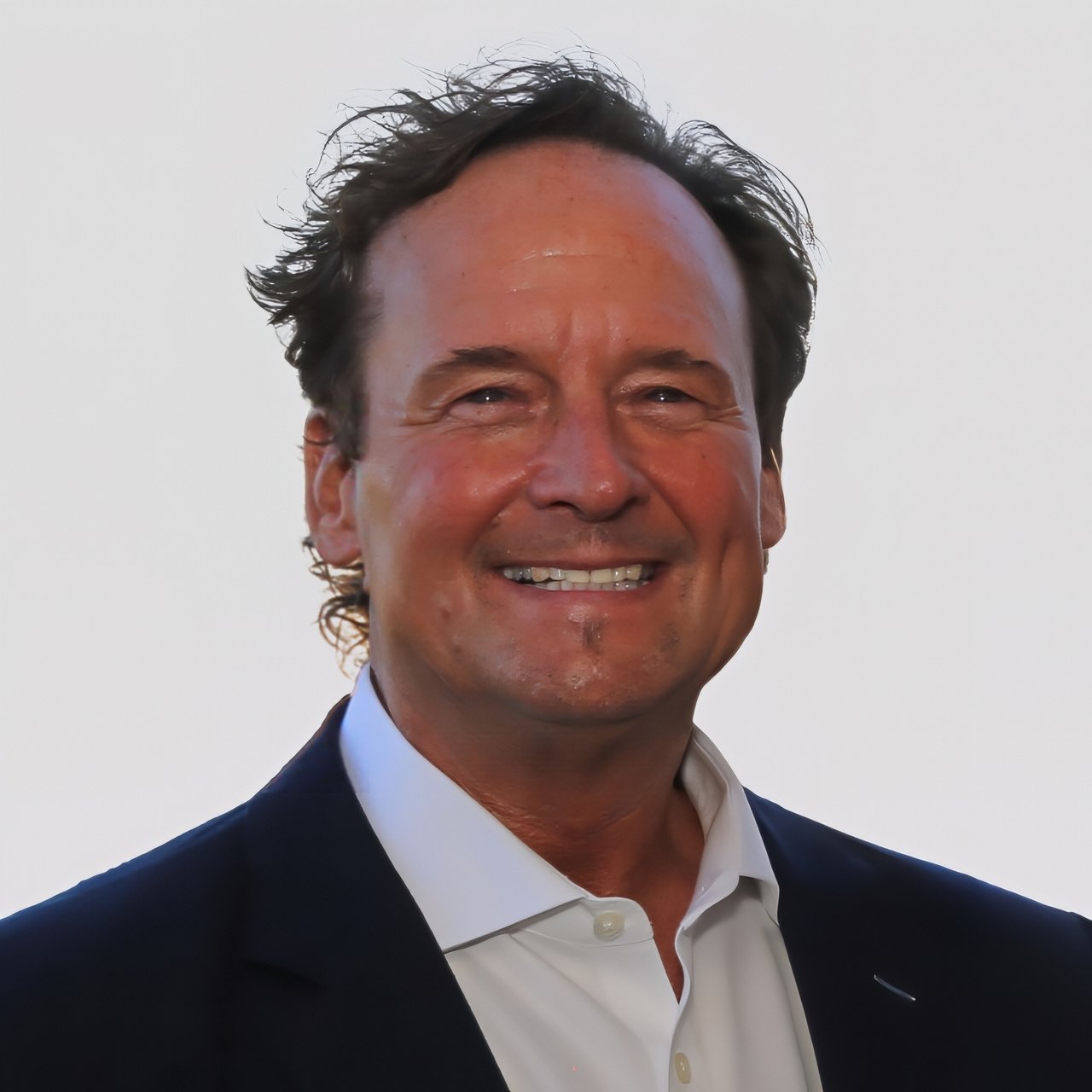 Scott Shutes Seattle, WA Real Estate Agent Headshot