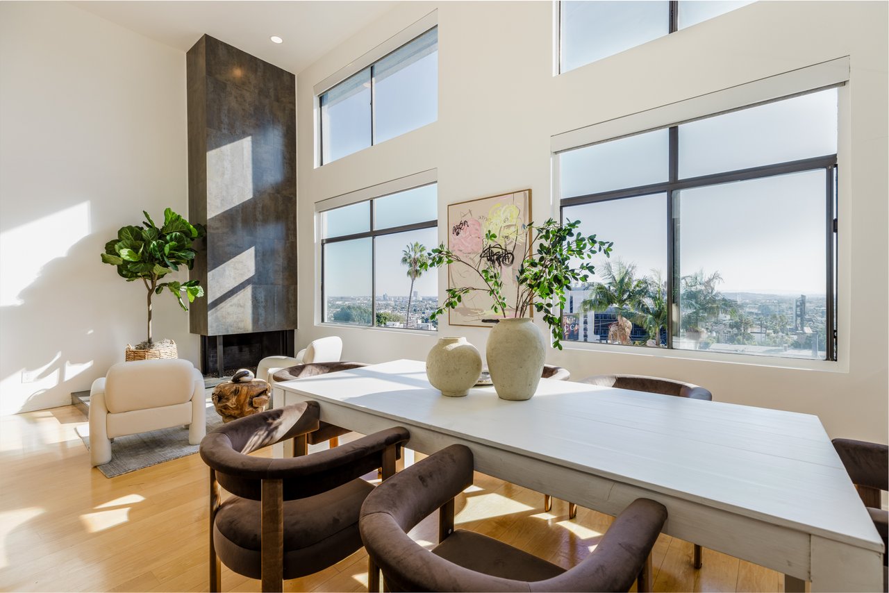 1133 N Clark St Unit: 303