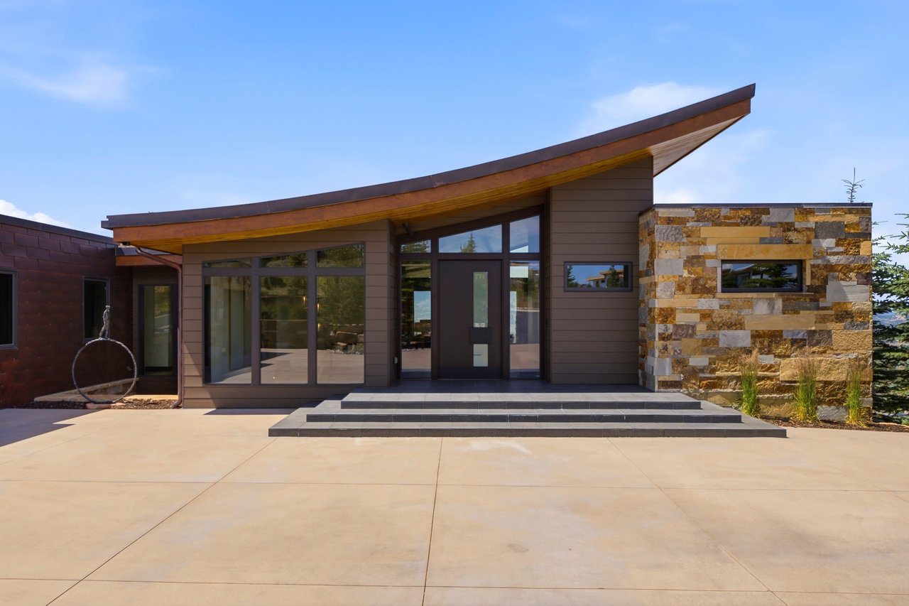 Top-of-Promontory Architectural Estate — Furnished & Turnkey - Front-Row Mountain Views