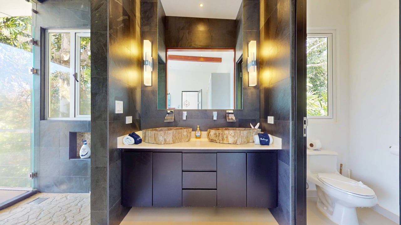 Luxury Retreat in Gated Community with Private Beach Access