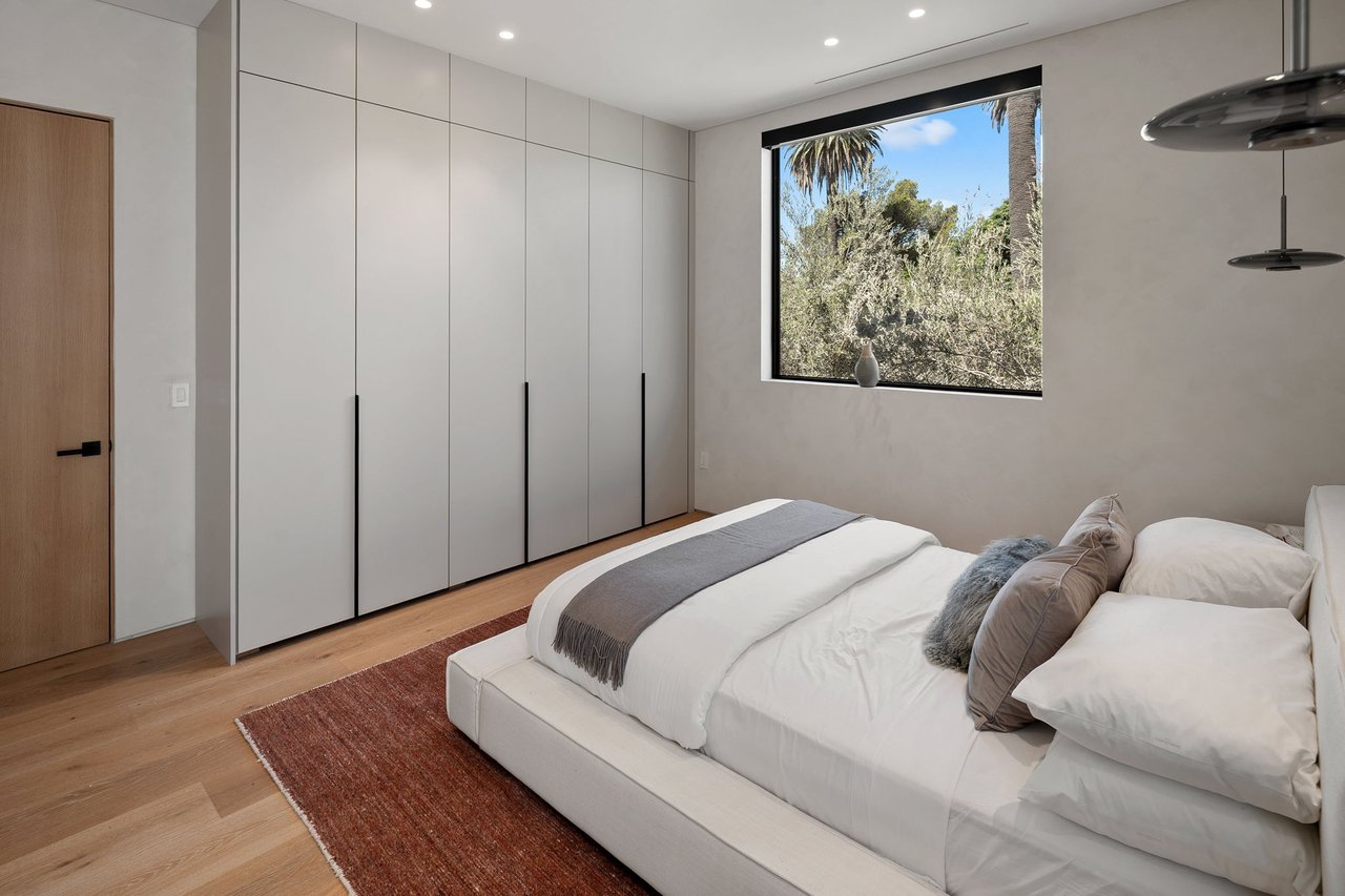 528 Marguerita Avenue