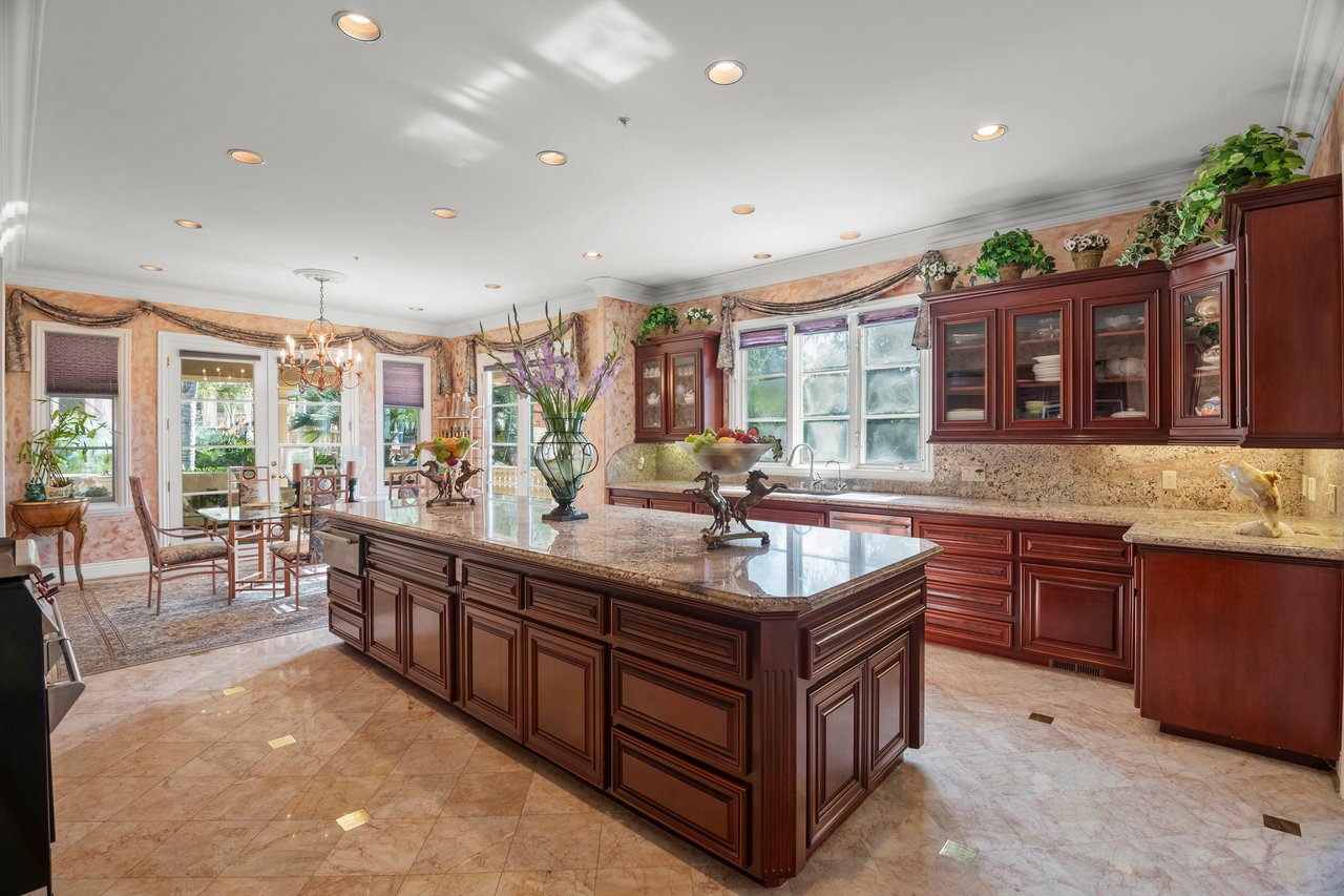 16840 Cypress Way