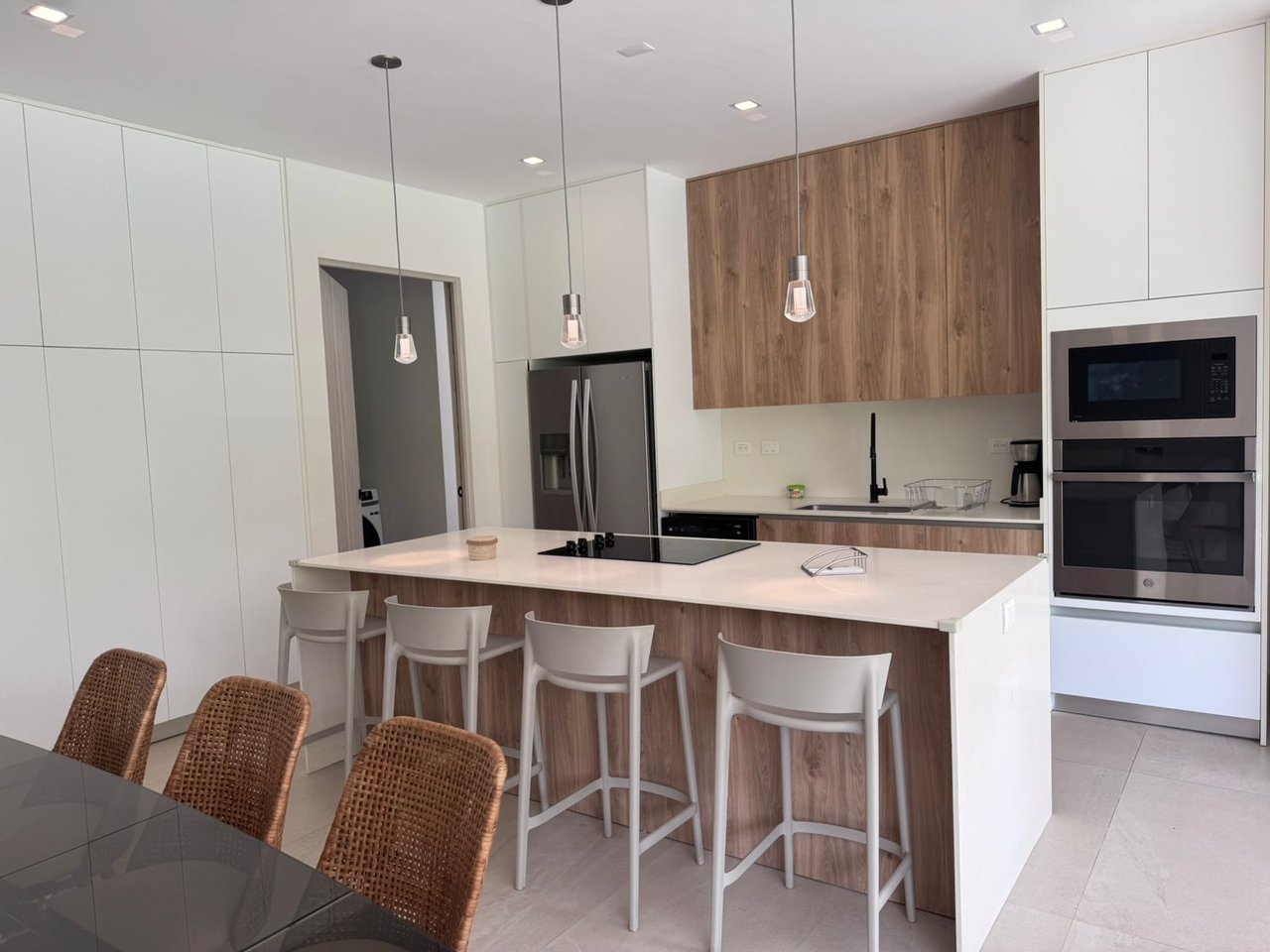 Turnkey Tropical-Modern 4BR Villa with Private Pool in Prestigious Hacienda Pinilla