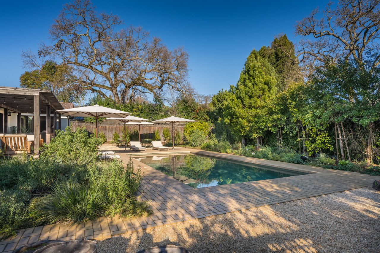 16800 Estrella Drive 