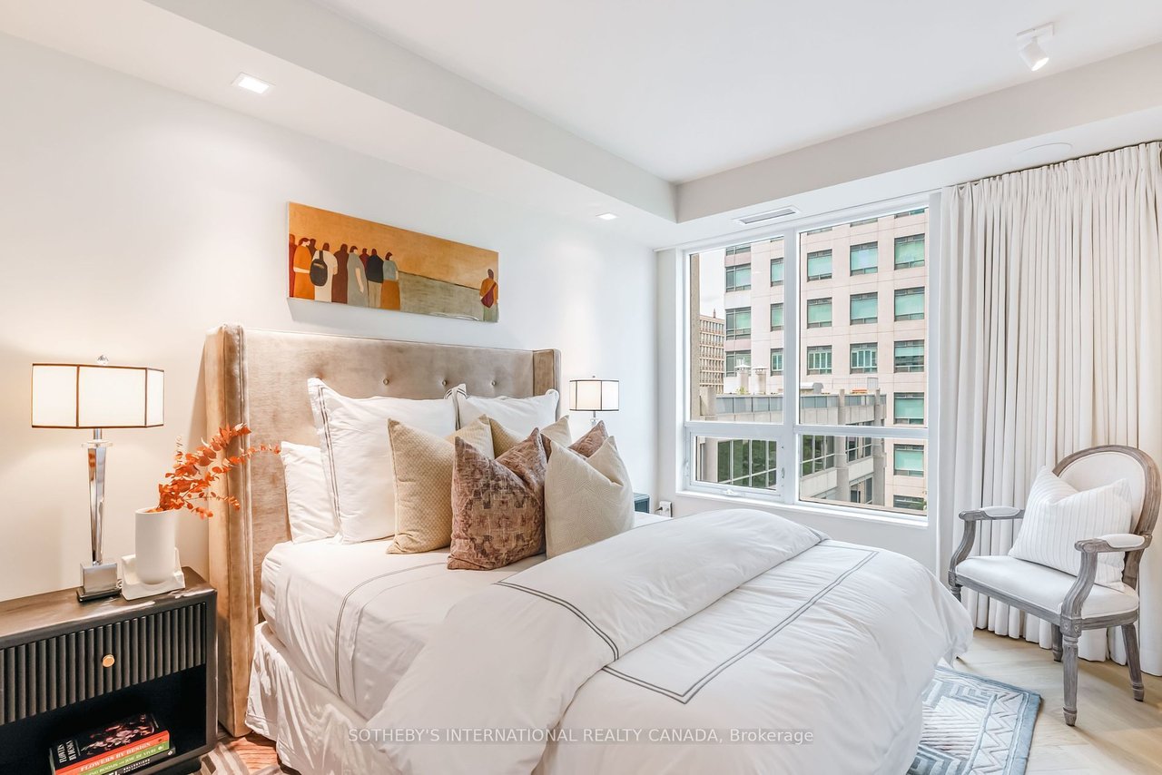 PERFECT SUITE IN YORKVILLE