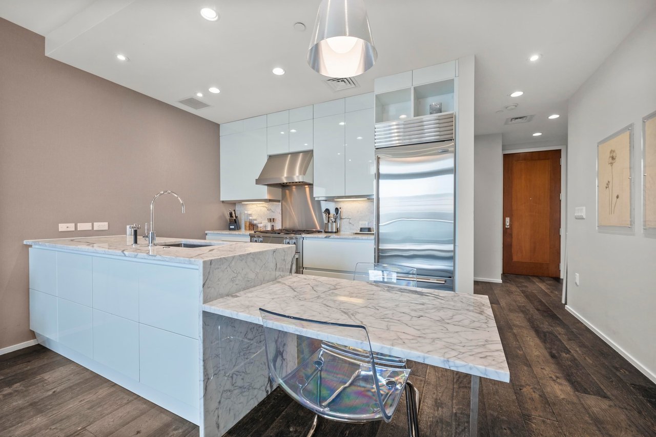 200 Congress Ave #33BB