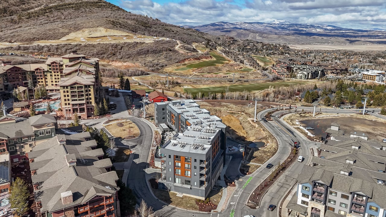 2670 W Canyons Resort Drive, 127