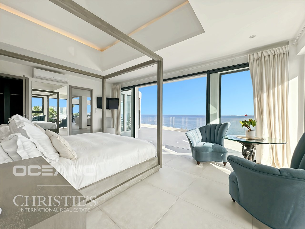 Cliffside Villa - Mont Rouge