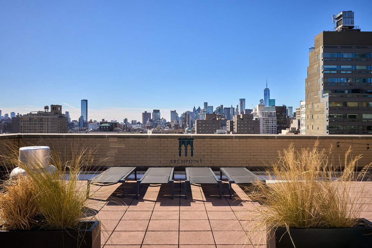 210 E 15th St, 5-G