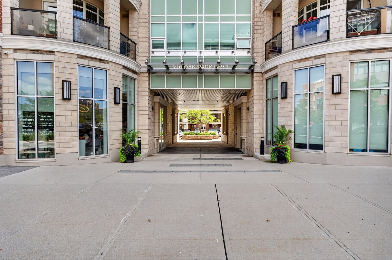 214 - 216 Oak Park Blvd