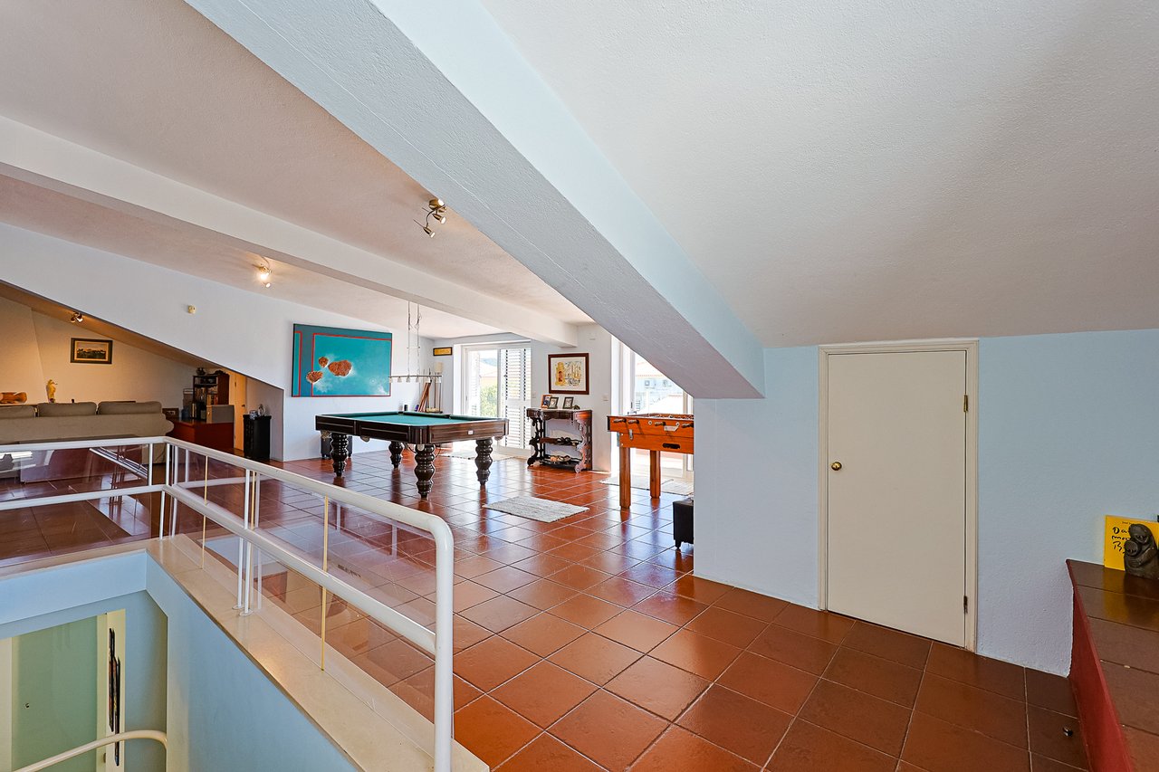 Exclusive 4,000 m² Estate in Azeitão with Tennis Court, Spa & Approved Development Project