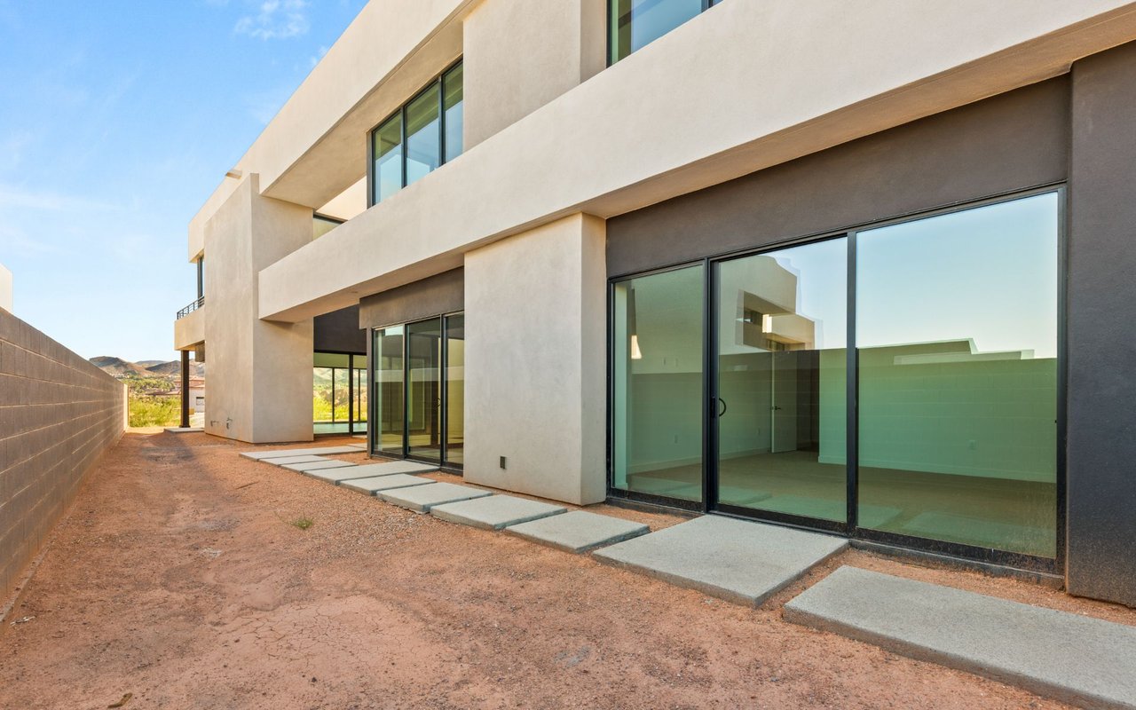 25 Canyon Bay Drive