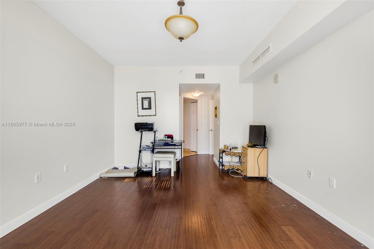 Duo Condominium East, Unit 1604E