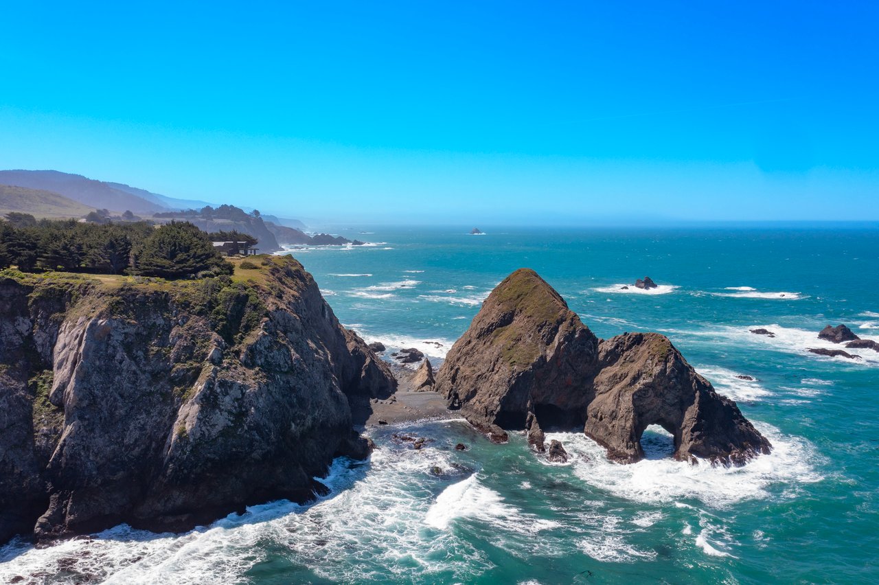 Sea Arches - 7000 S Hwy 1