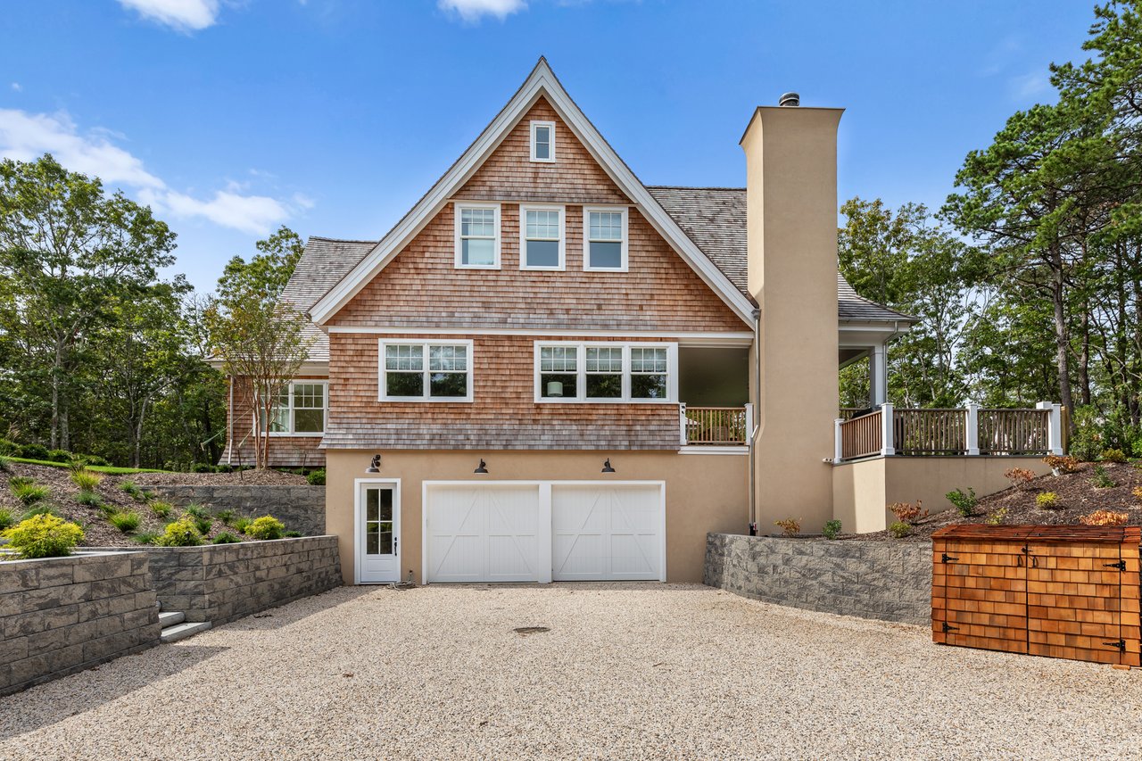 417 Edge of Woods Road