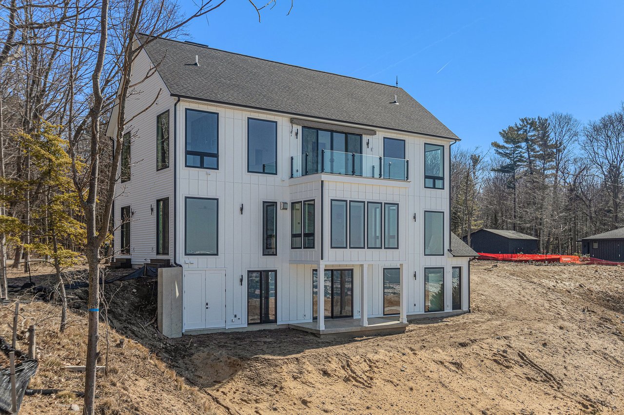 2578 2576, 2572 Lakeshore Drive
