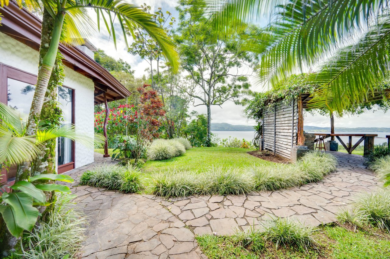 Casa Blanca | Multi-Villa Estate with Lake Views - Nuevo Arenal