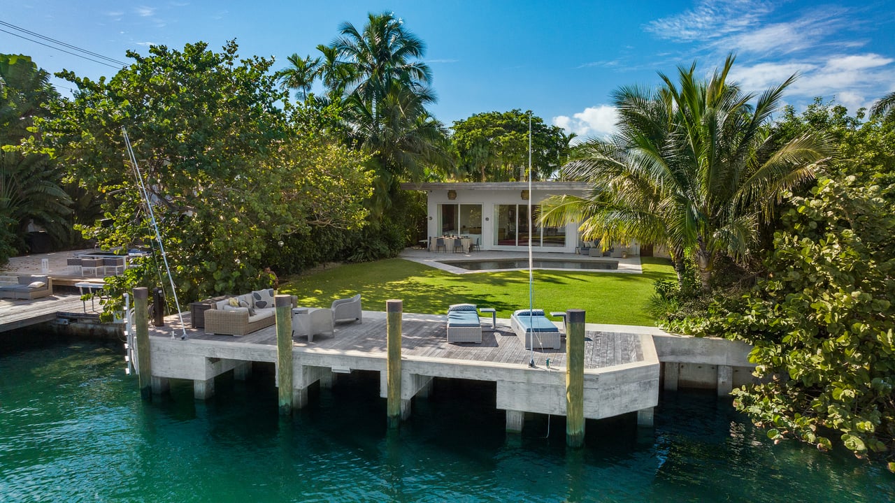 441 E Dilido Dr