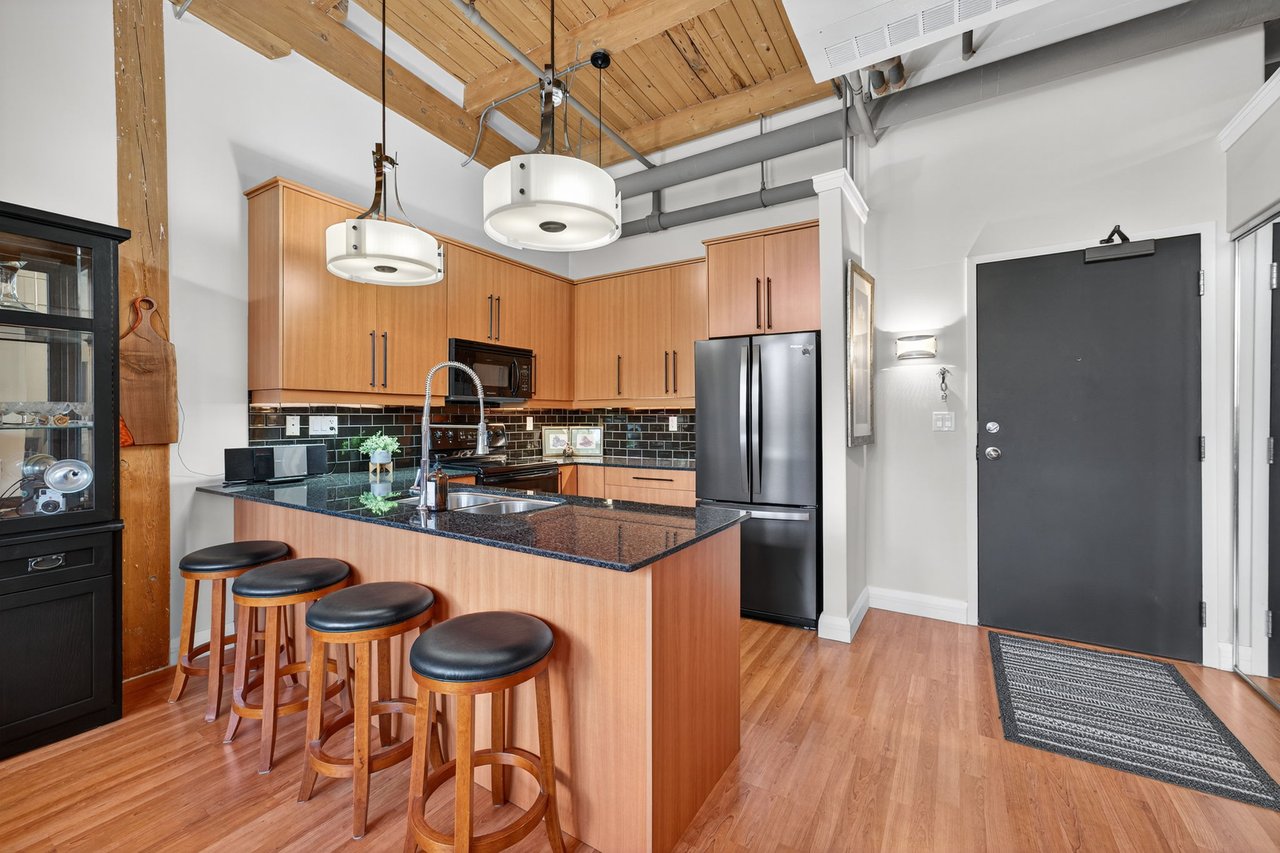 318 - 543 Timothy St, Newmarket