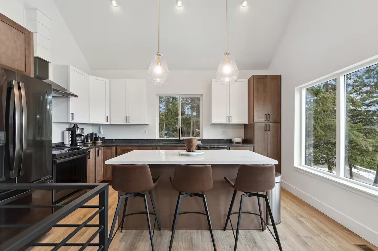 188 Lakeview Lane