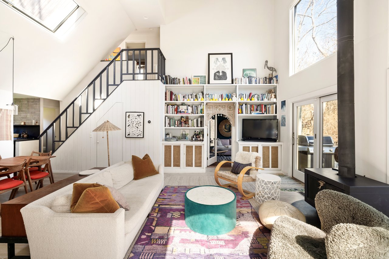  33 Robins Way, East Hampton