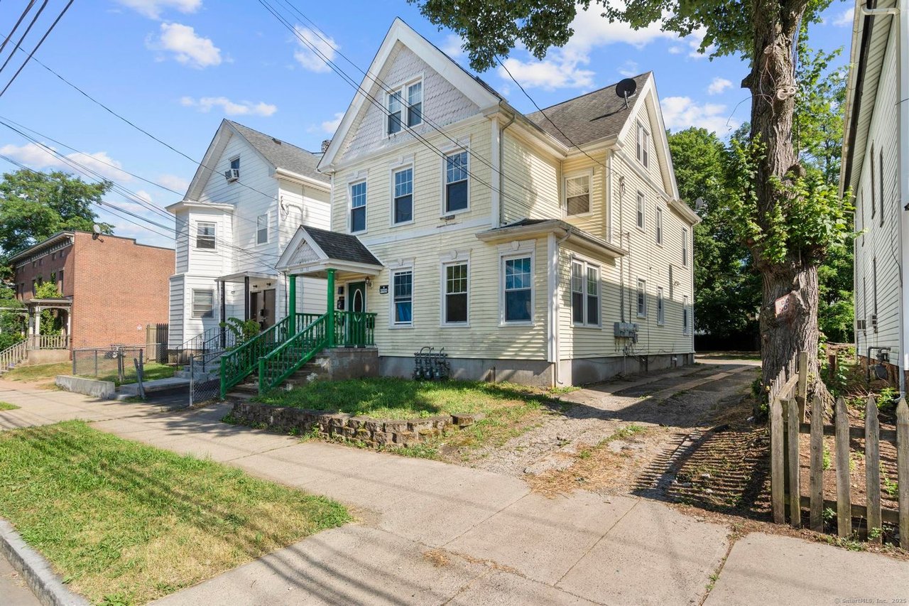 68 Henry St