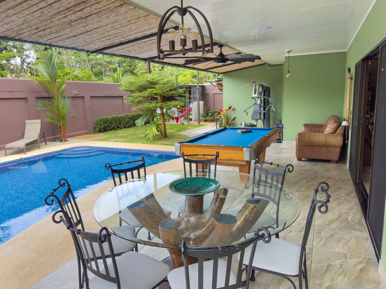 Naranjito corner lot house