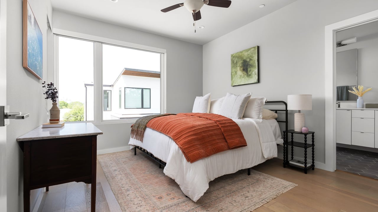 5605 Sunshine Dr #11