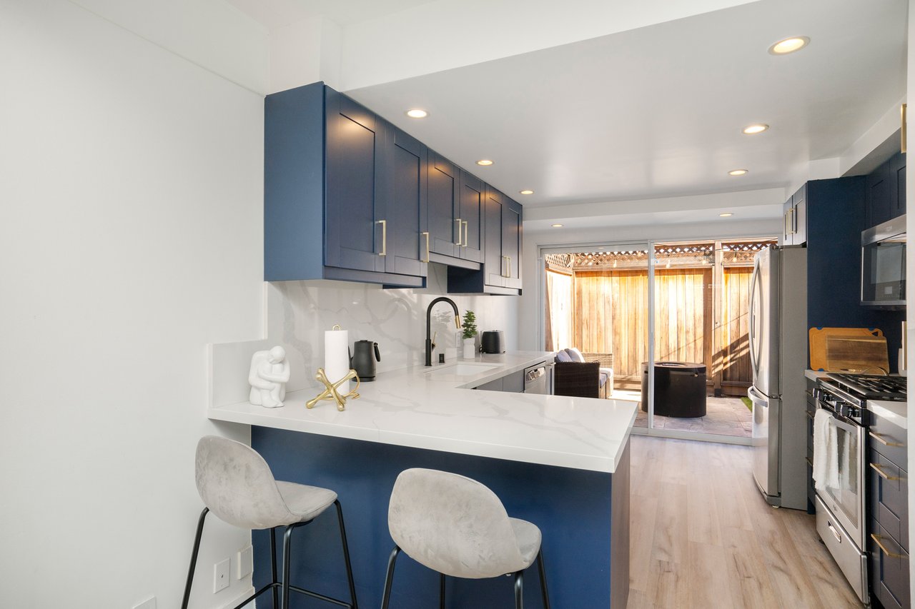 4040 Grand View Blvd #7