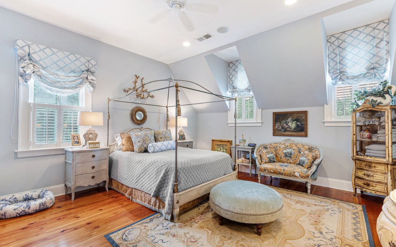 For Sale – Homes with Three Bedrooms