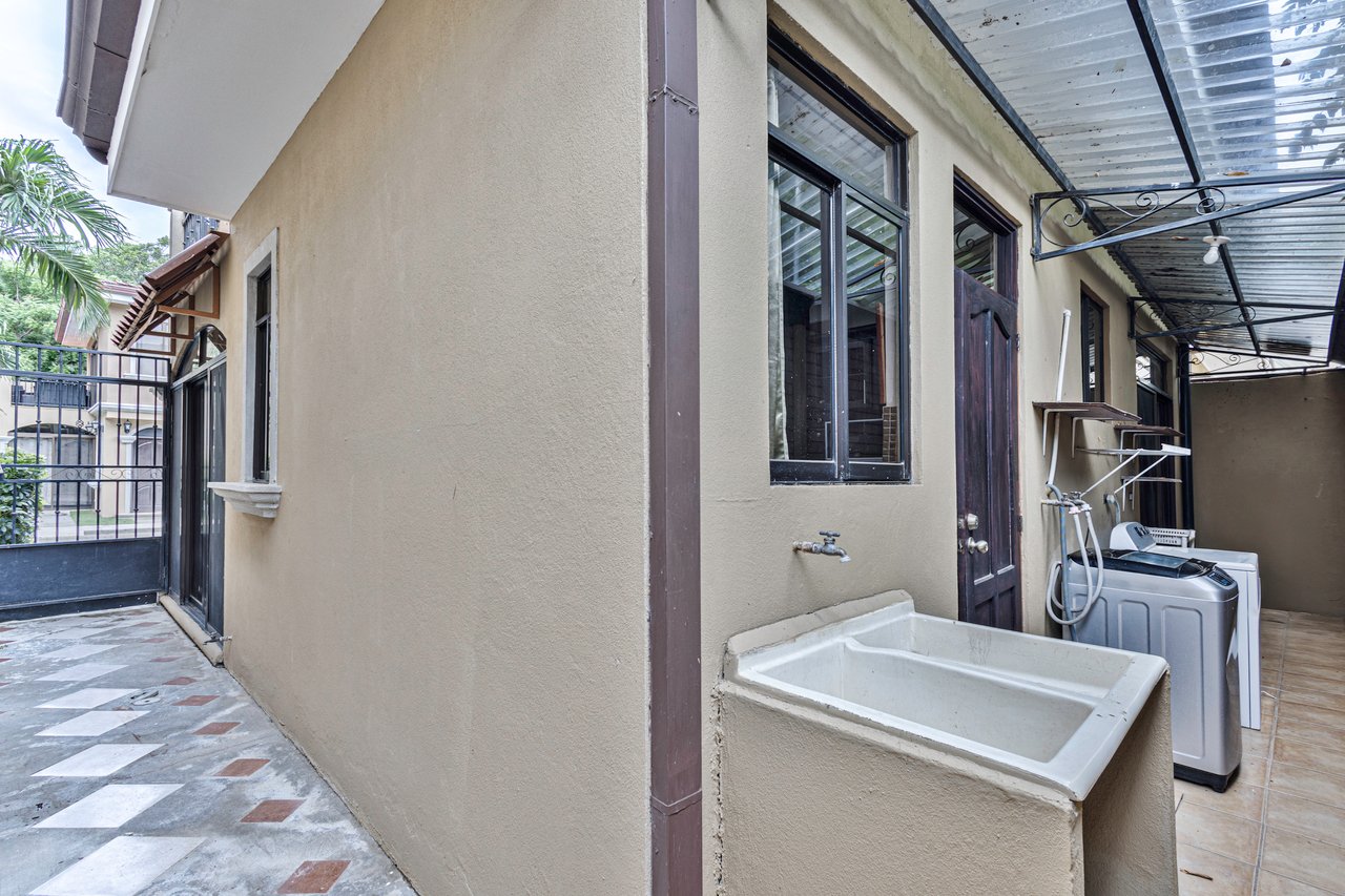 Centrally Located Townhouse in Arrecifes