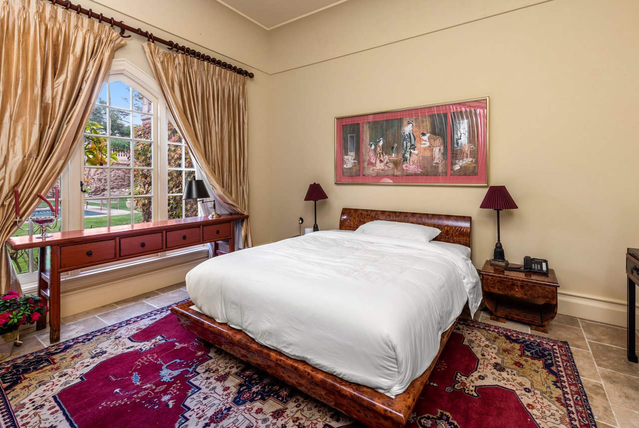 2733 Sycamore Canyon Rd