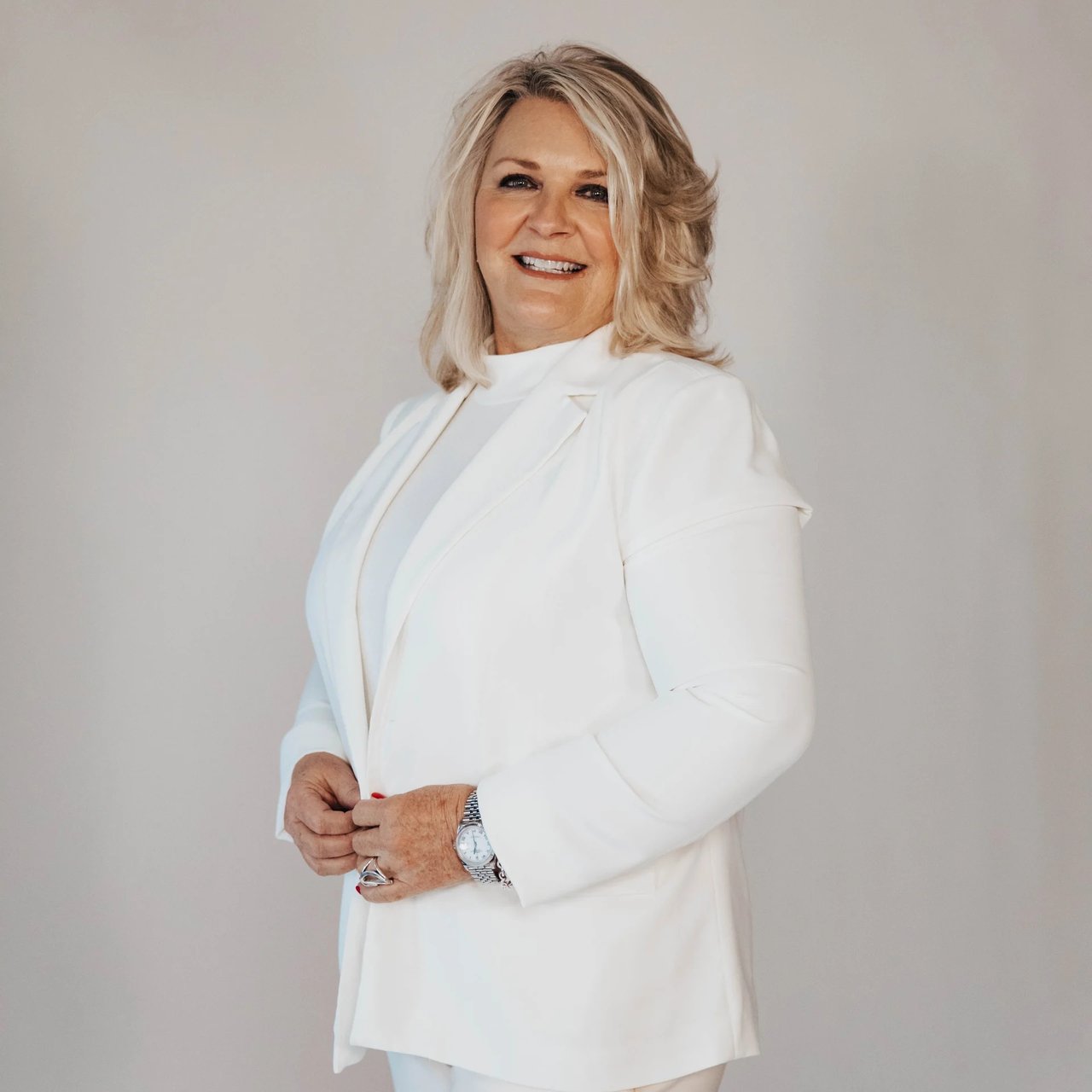 Dana Lynn Price Mattoon, IL Real Estate Agent Headshot