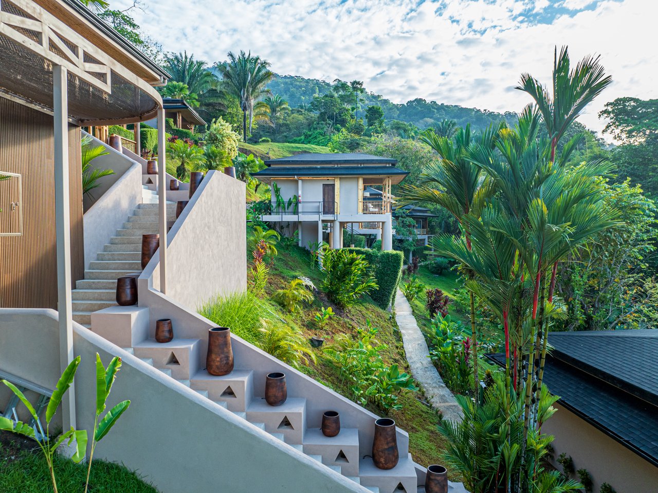 Luxury Hotel Boutique with Ocean Views | Walking distance to the beach | 13.2 Acres