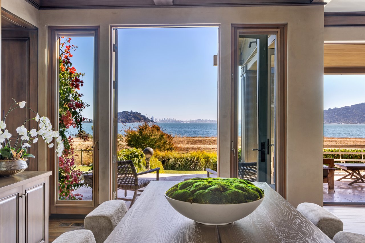 Captivating Luxury View Residence