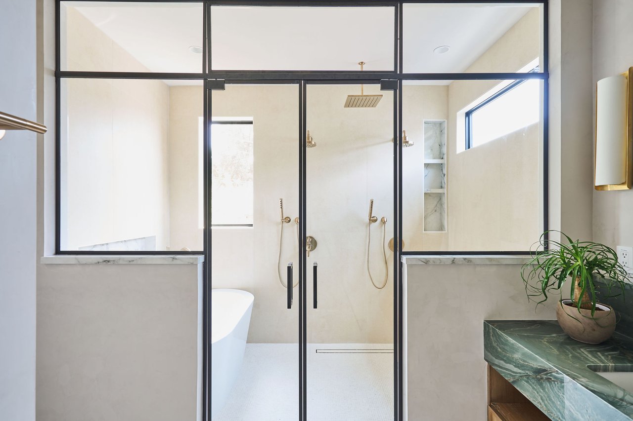 1602 Taylor Gaines ST