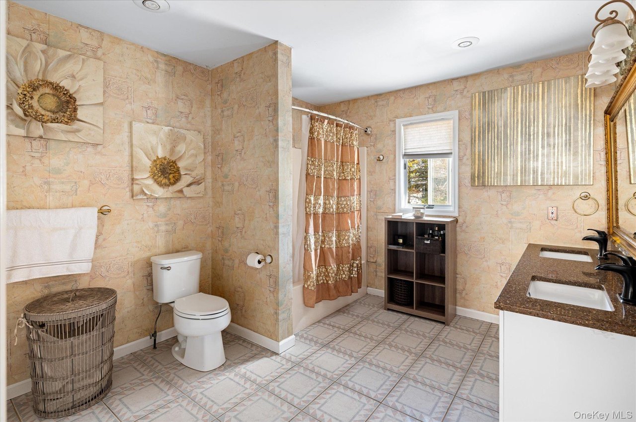 468 Peekskill Hollow Rd